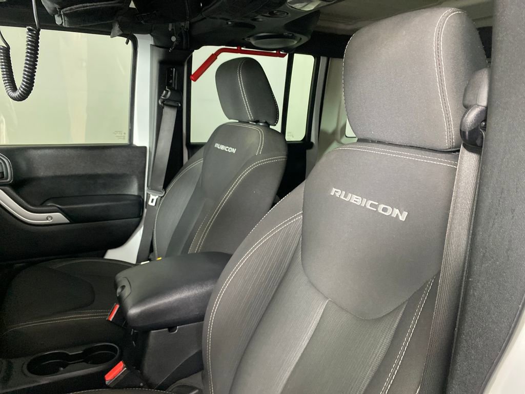 Used 2014 Jeep Wrangler Unlimited Rubicon w/ Connectivity Group image 9