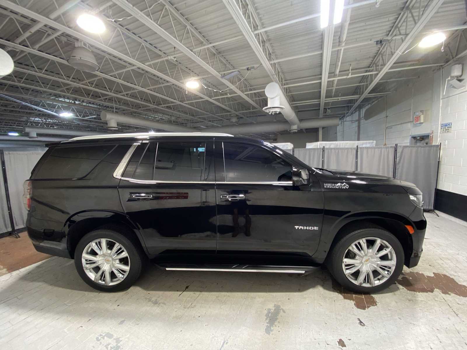 Used 2023 Chevrolet Tahoe High Country w/ Advanced Technology Package AWD/4WD image 27