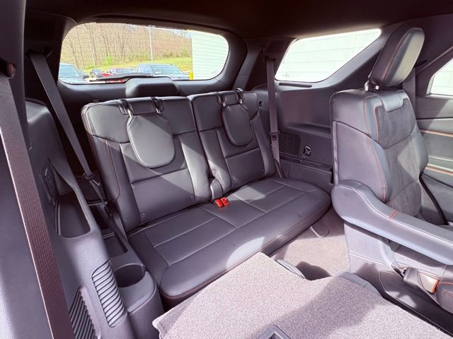 Used 2025 Ford Explorer ST image 34