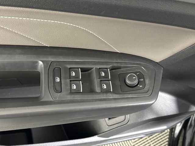 Used 2023 Volkswagen Atlas SE w/ Black Wheel Package image 28