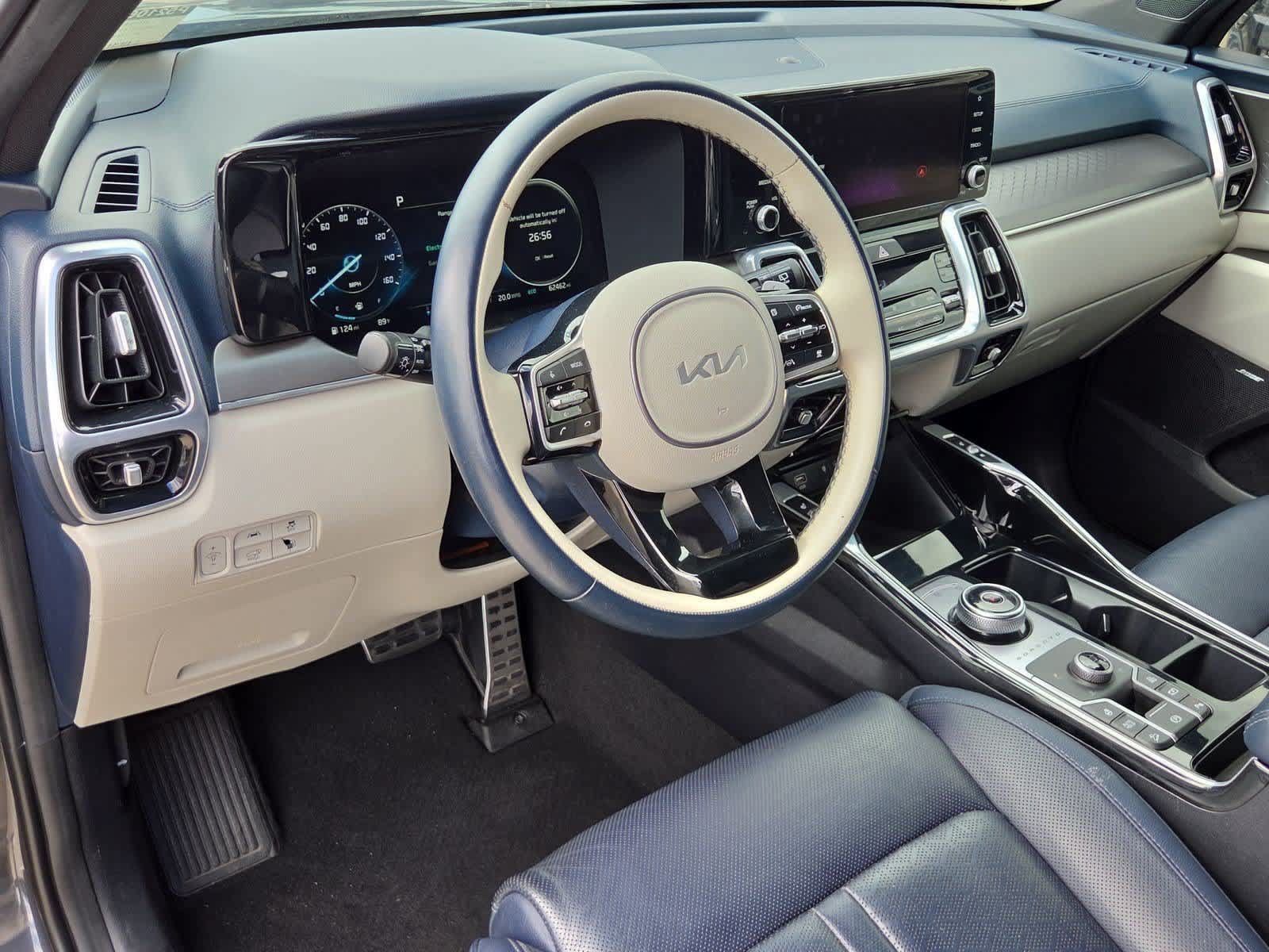 Certified 2023 Kia Sorento SX Prestige AWD/4WD image 2