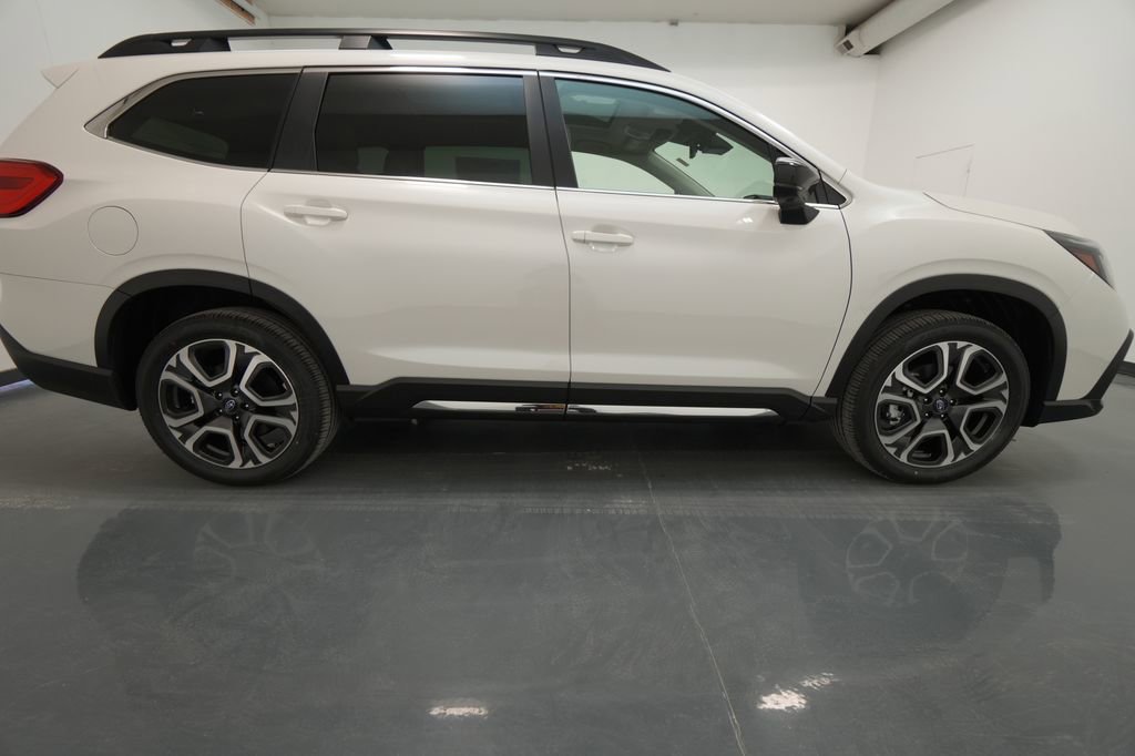 New 2025 Subaru Ascent Limited image 8