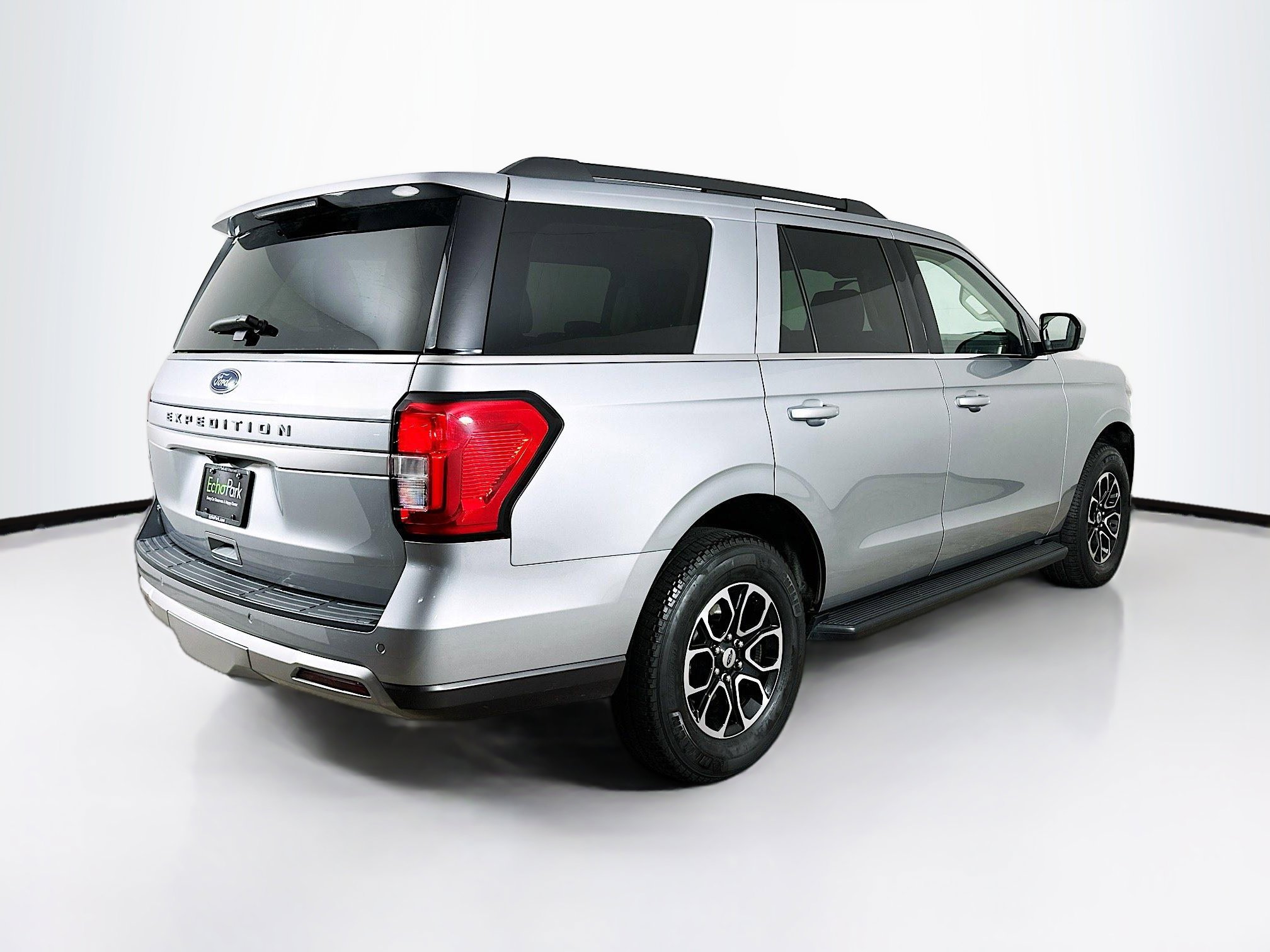 Used 2024 Ford Expedition XLT image 9