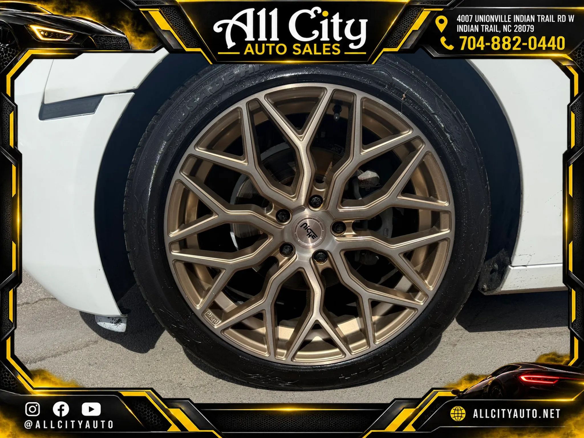 Used 2013 Chevrolet Camaro LT RWD image 30