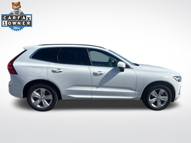 Used 2022 Volvo XC60 B5 Momentum AWD/4WD image 11