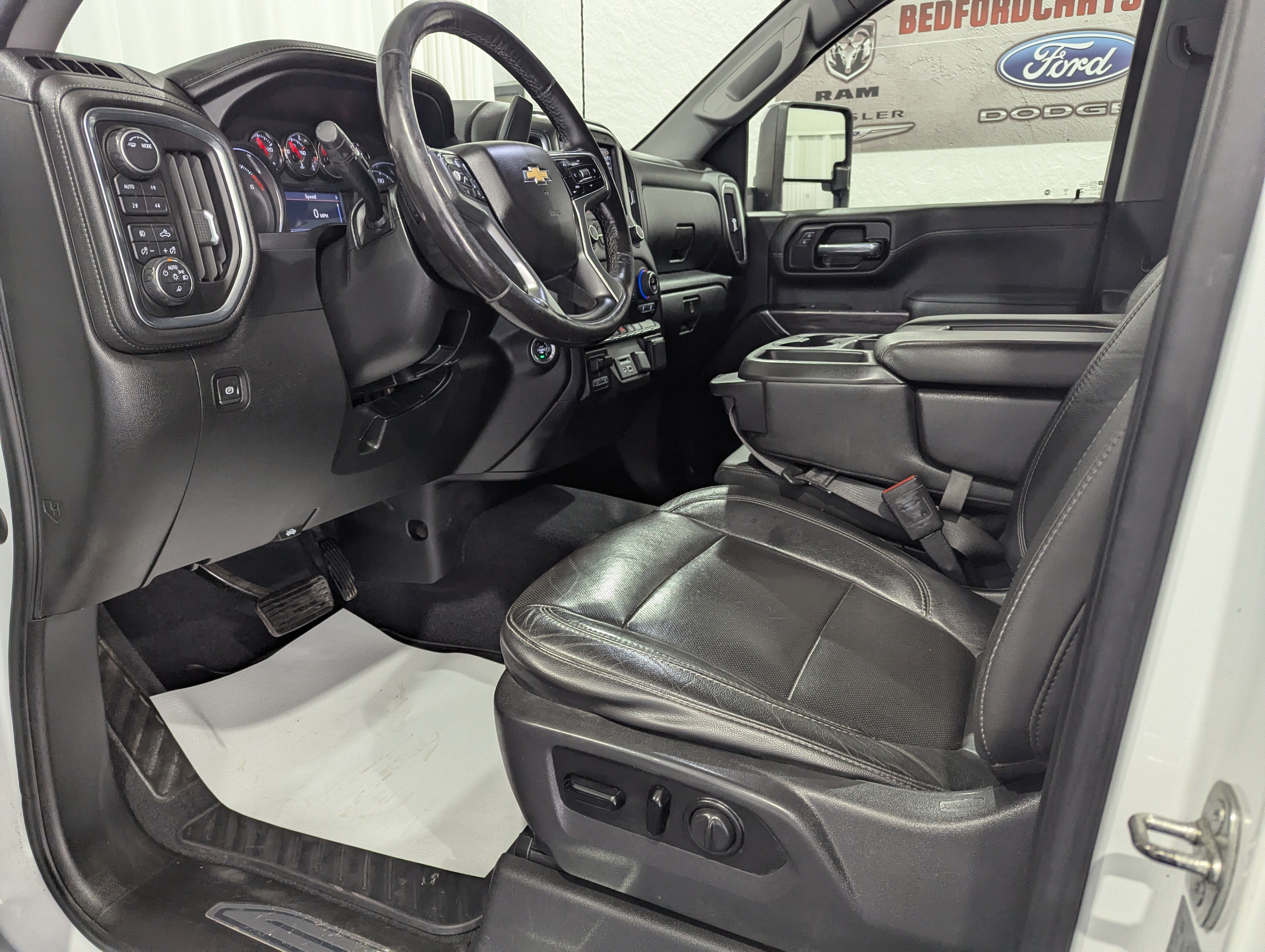 Used 2020 Chevrolet Silverado 2500 LTZ w/ Snow Plow Prep/Camper Package AWD/4WD image 16
