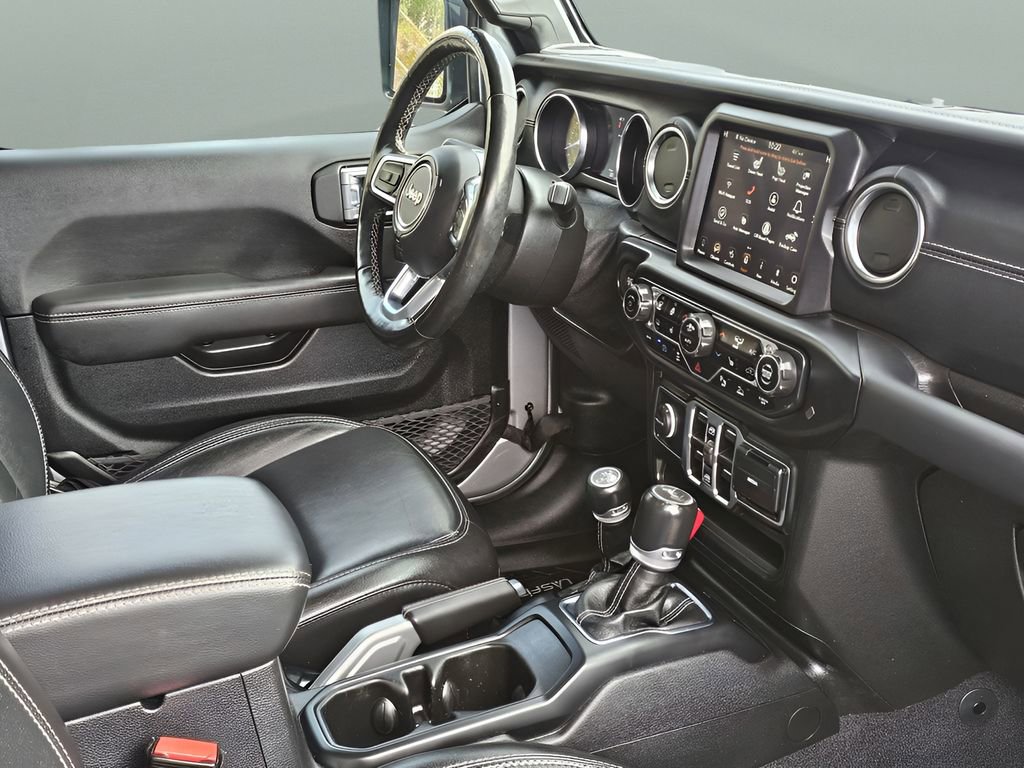 Used 2021 Jeep Wrangler Unlimited Sahara w/ Cold Weather Group AWD/4WD image 9