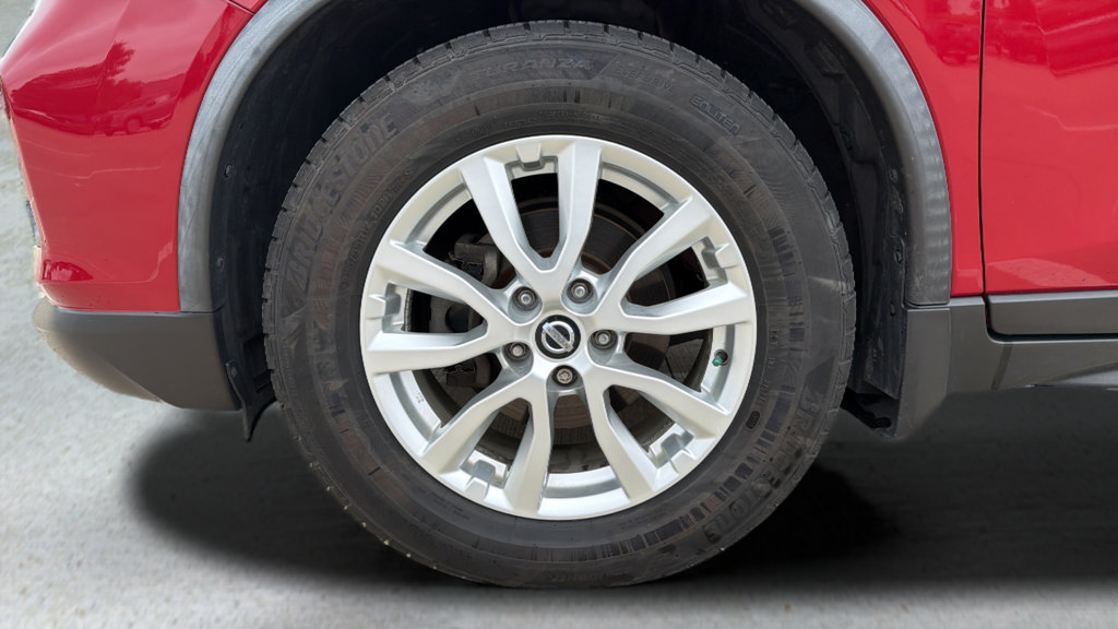 Used 2017 Nissan Rogue SV w/ SV Premium Package AWD/4WD image 27