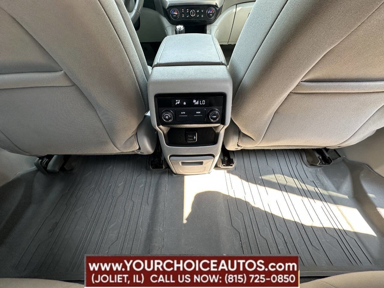 Used 2017 GMC Acadia SLE image 25