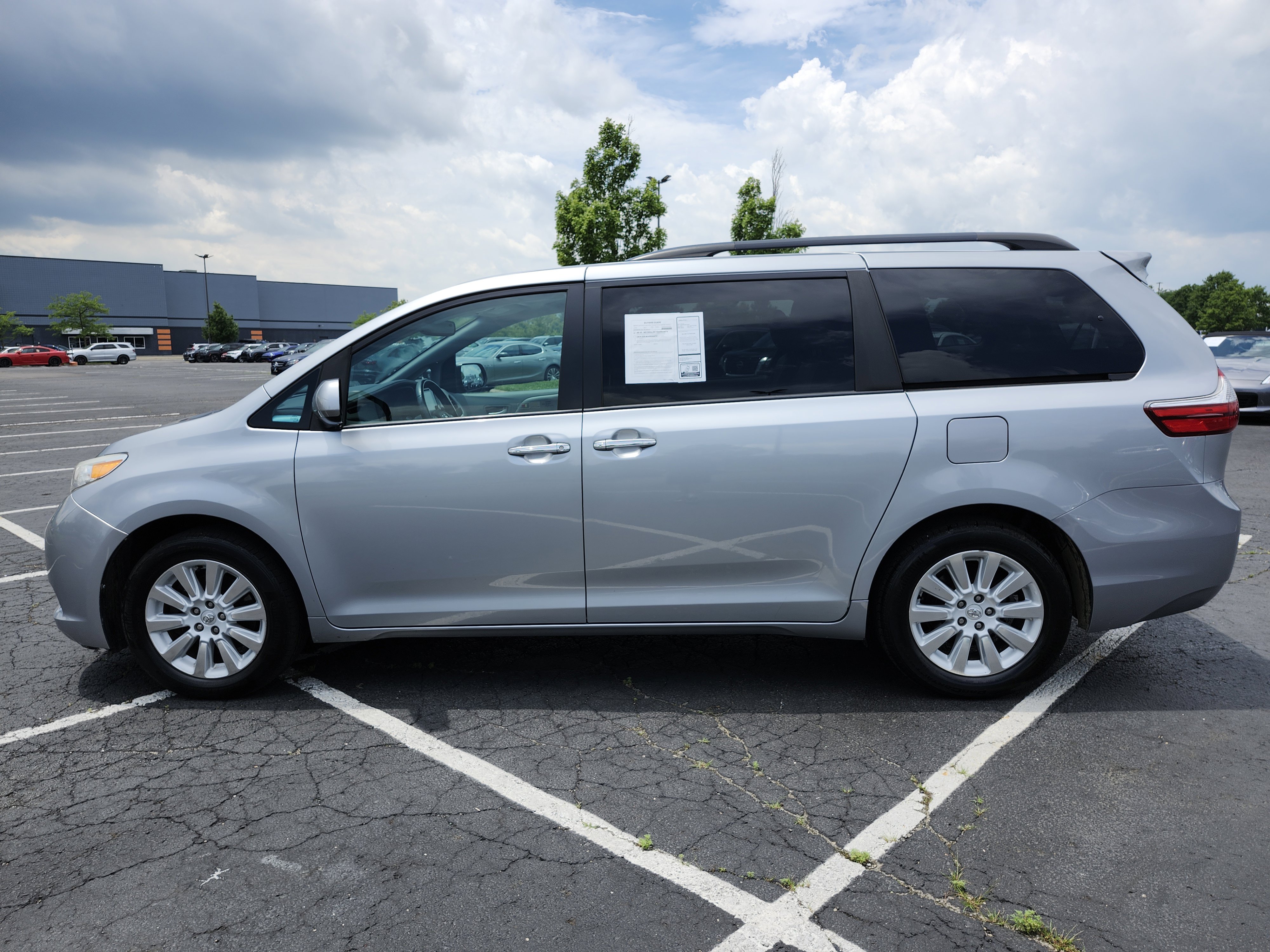 Used 2015 Toyota Sienna XLE Premium AWD/4WD image 14