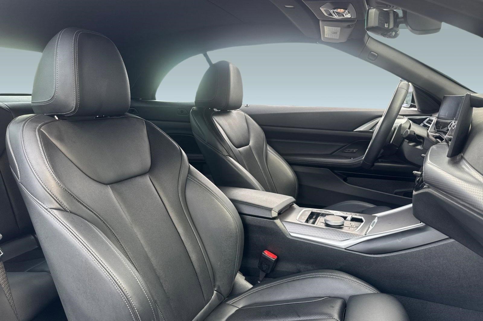 Used 2025 BMW 430i Convertible image 31