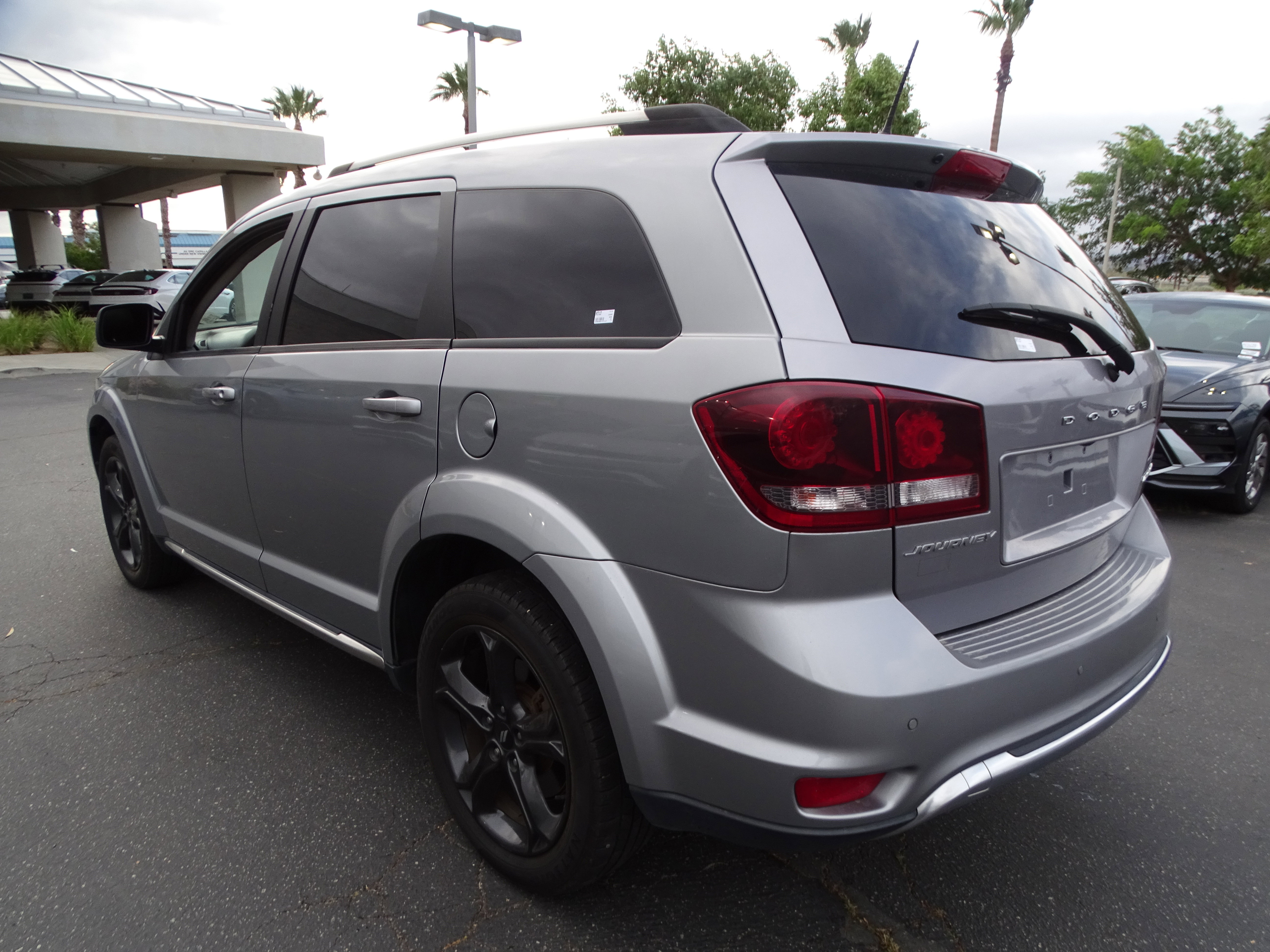Used 2020 Dodge Journey Crossroad FWD image 6