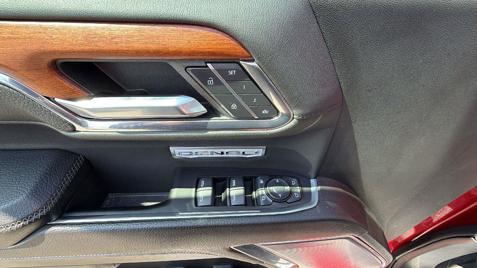 Used 2023 GMC Sierra 1500 Denali AWD/4WD image 15