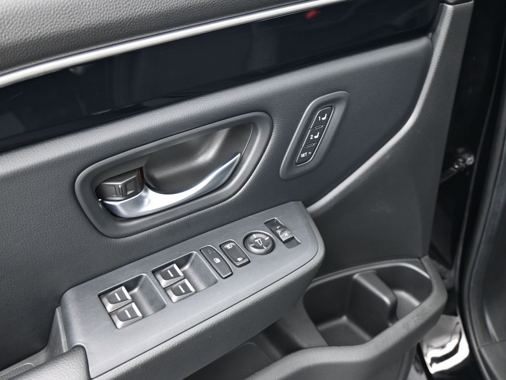 Used 2025 Honda Pilot EX-L image 16