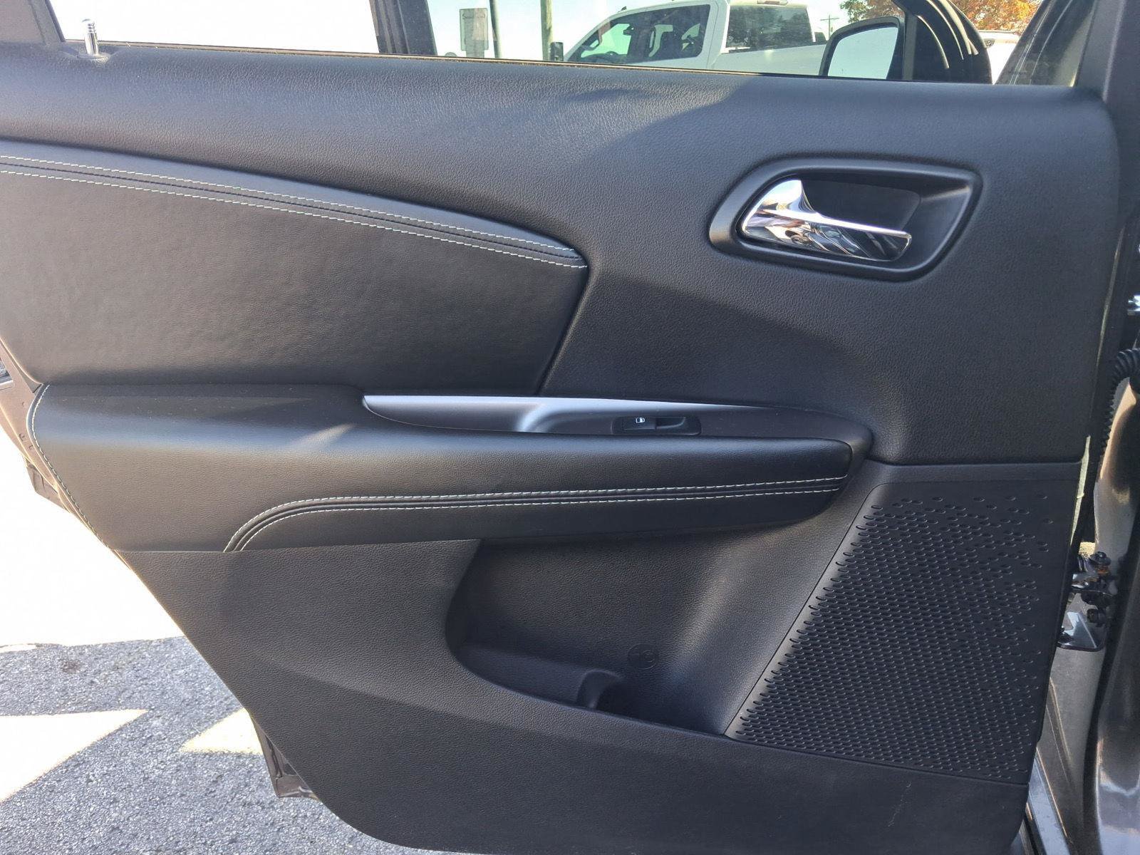 Used 2020 Dodge Journey Crossroad FWD image 7