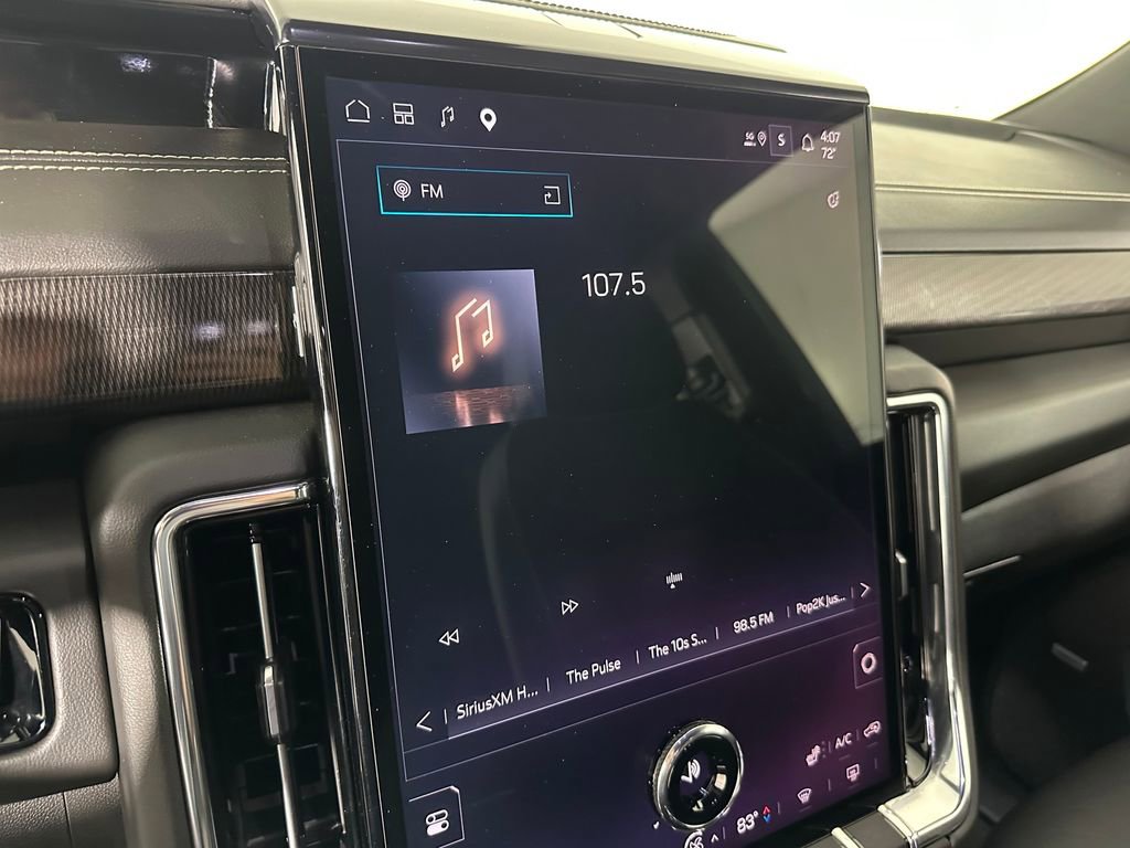 Used 2025 GMC Yukon Elevation image 16