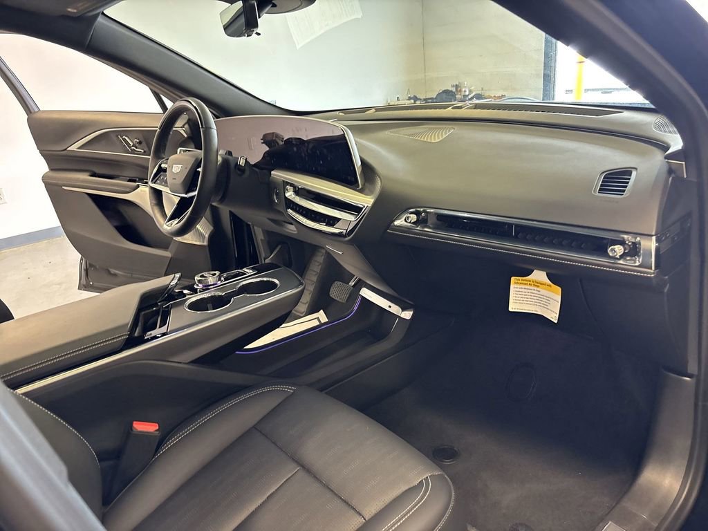 New 2025 Cadillac Lyriq Luxury image 34