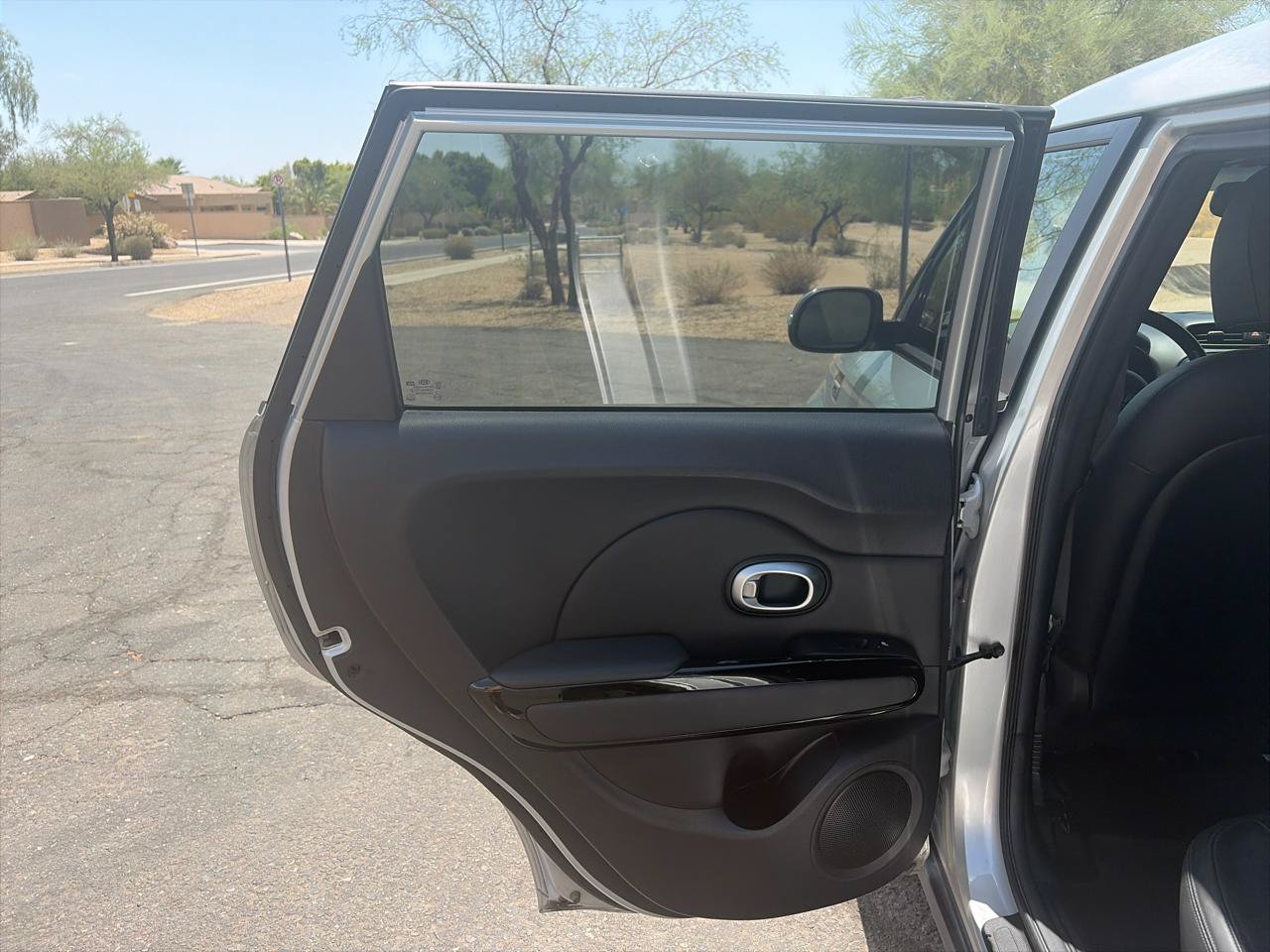 Used 2015 Kia Soul ! w/ Sun & Sound Package FWD image 18