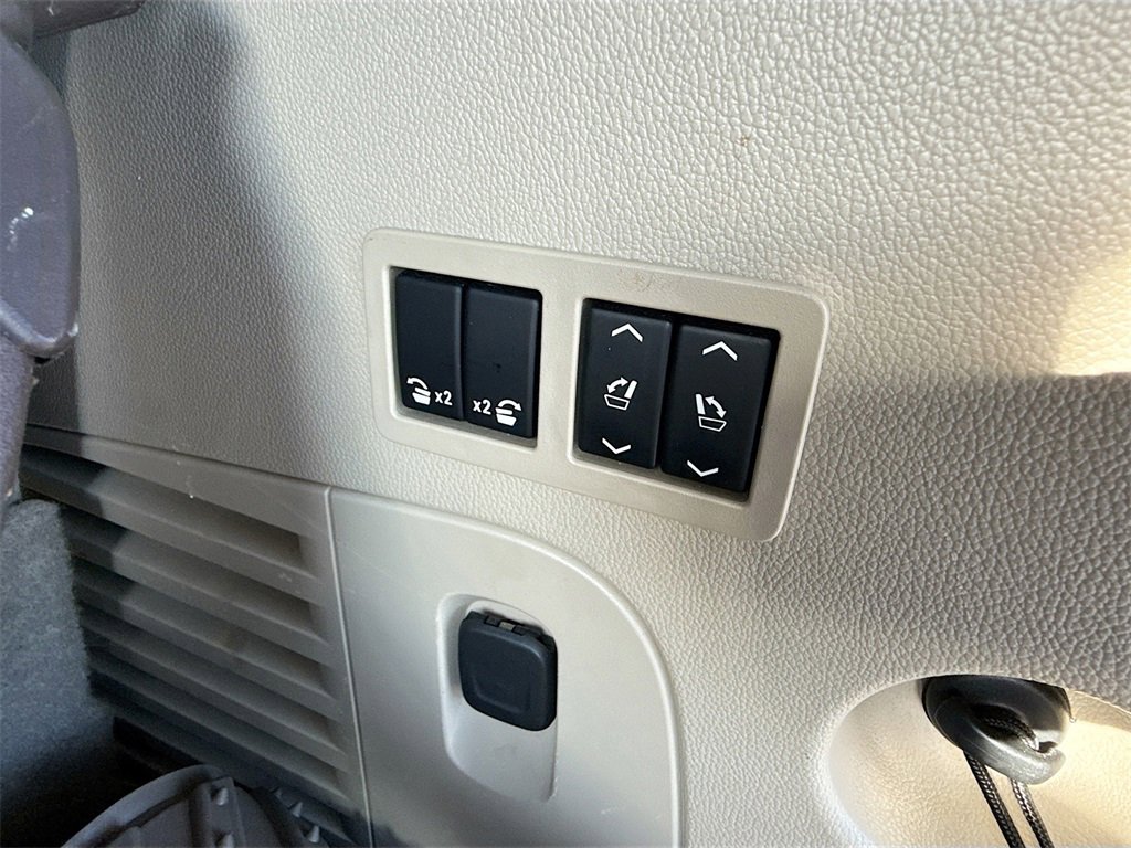 Used 2018 Cadillac Escalade Luxury image 30