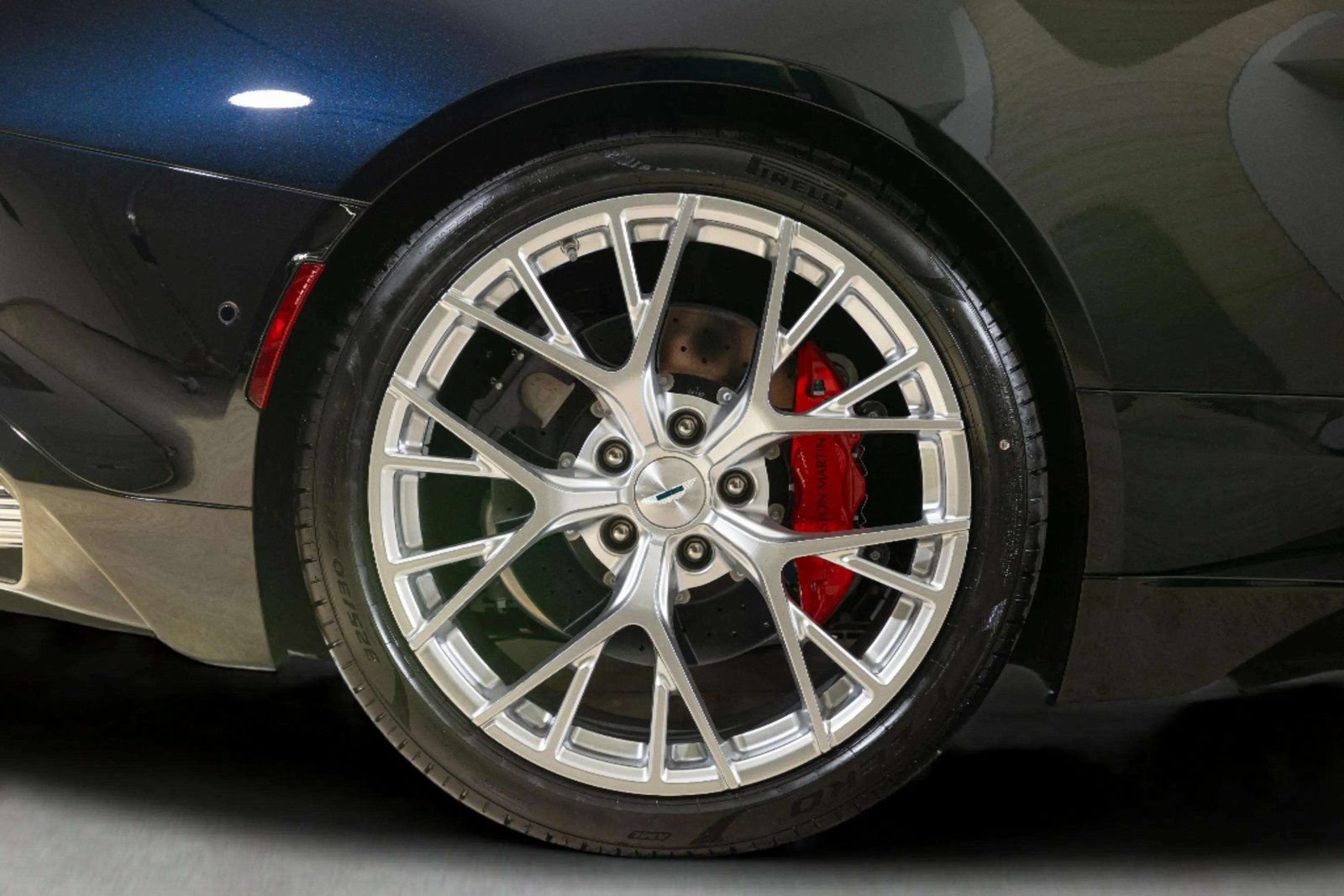 New 2026 Aston Martin Vanquish Convertible RWD image 46