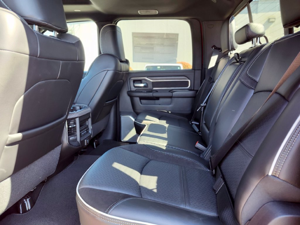 New 2026 RAM 2500 Laramie AWD/4WD image 16
