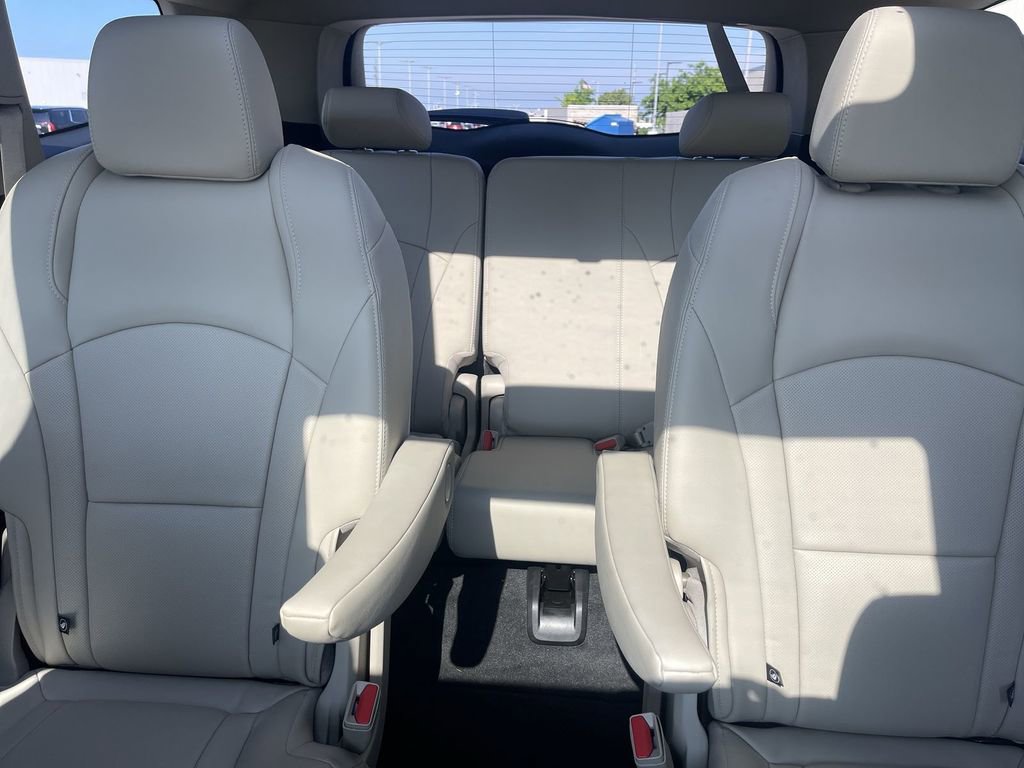 Used 2020 Buick Enclave Essence FWD image 25