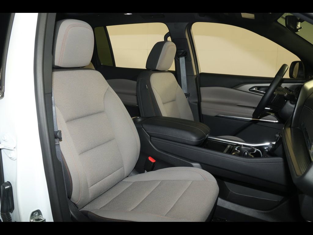 Used 2024 Chevrolet Traverse LT w/ Enhanced Driving Package image 31