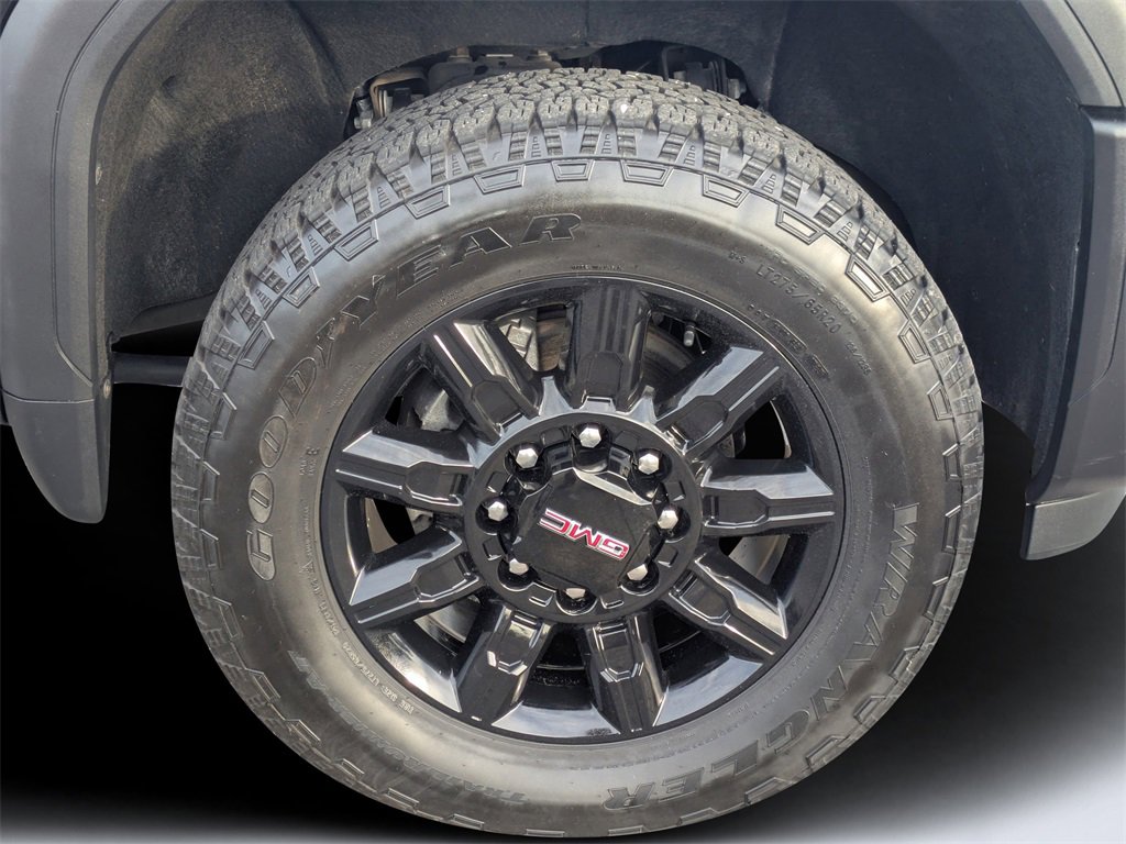 Used 2024 GMC Sierra 2500 AT4 image 10
