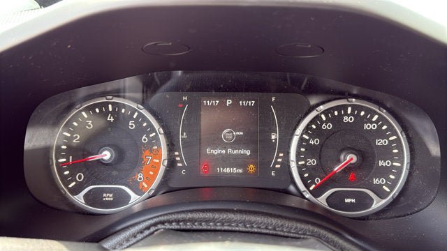 Used 2016 Jeep Renegade Latitude AWD/4WD image 18