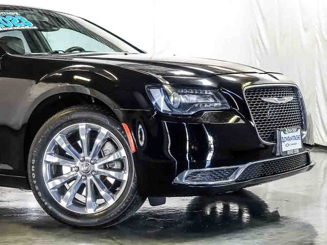 Used 2023 Chrysler 300 Touring AWD/4WD image 3