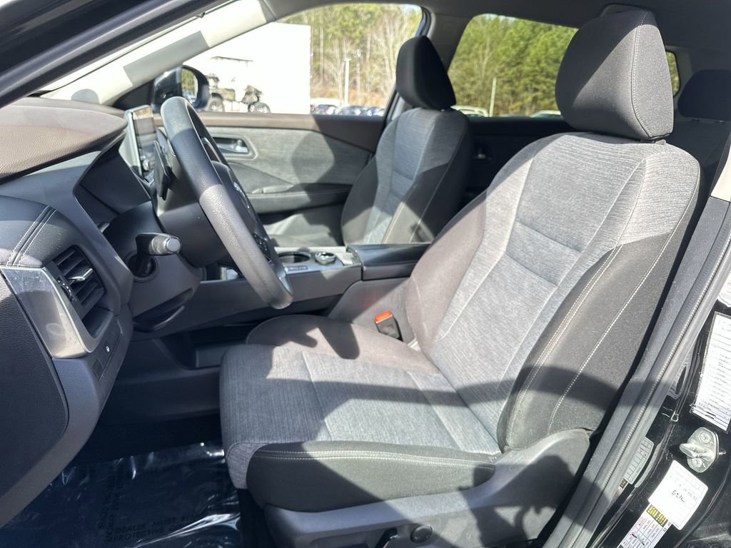 Used 2023 Nissan Rogue SV image 13