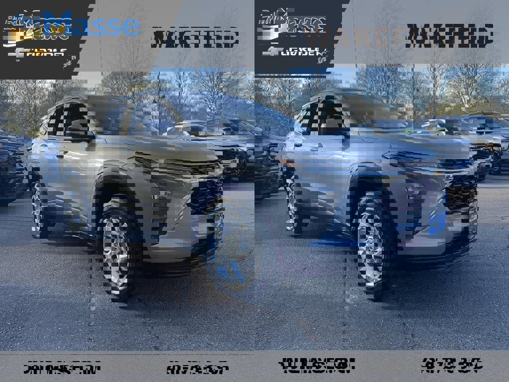 Used 2024 Chevrolet Trax LS w/ LS Convenience Package FWD image 3