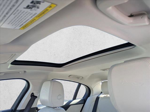 Used 2020 Jaguar XE S image 15