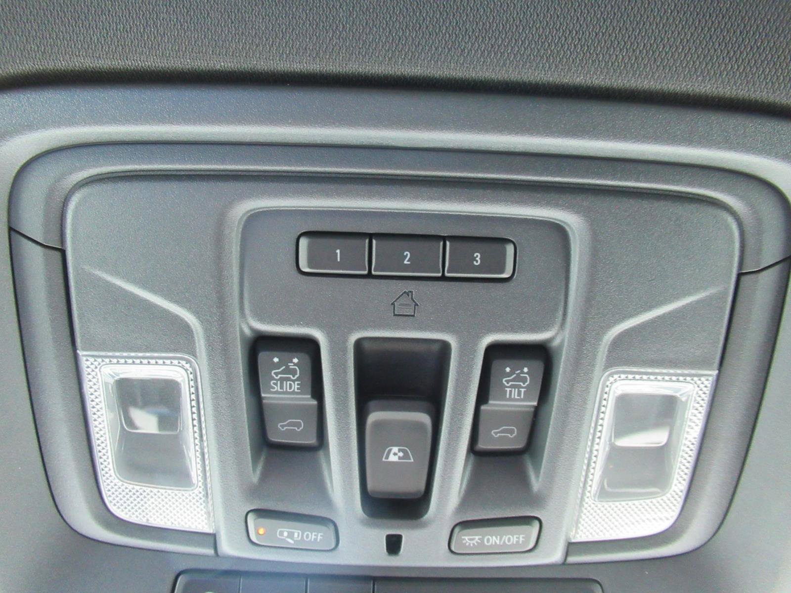 Used 2021 Chevrolet Silverado 3500 High Country AWD/4WD image 32