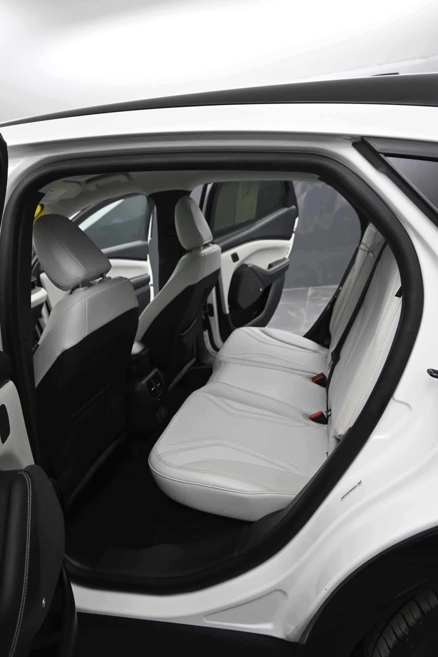 Used 2021 Ford Mustang Mach-E Premium image 12
