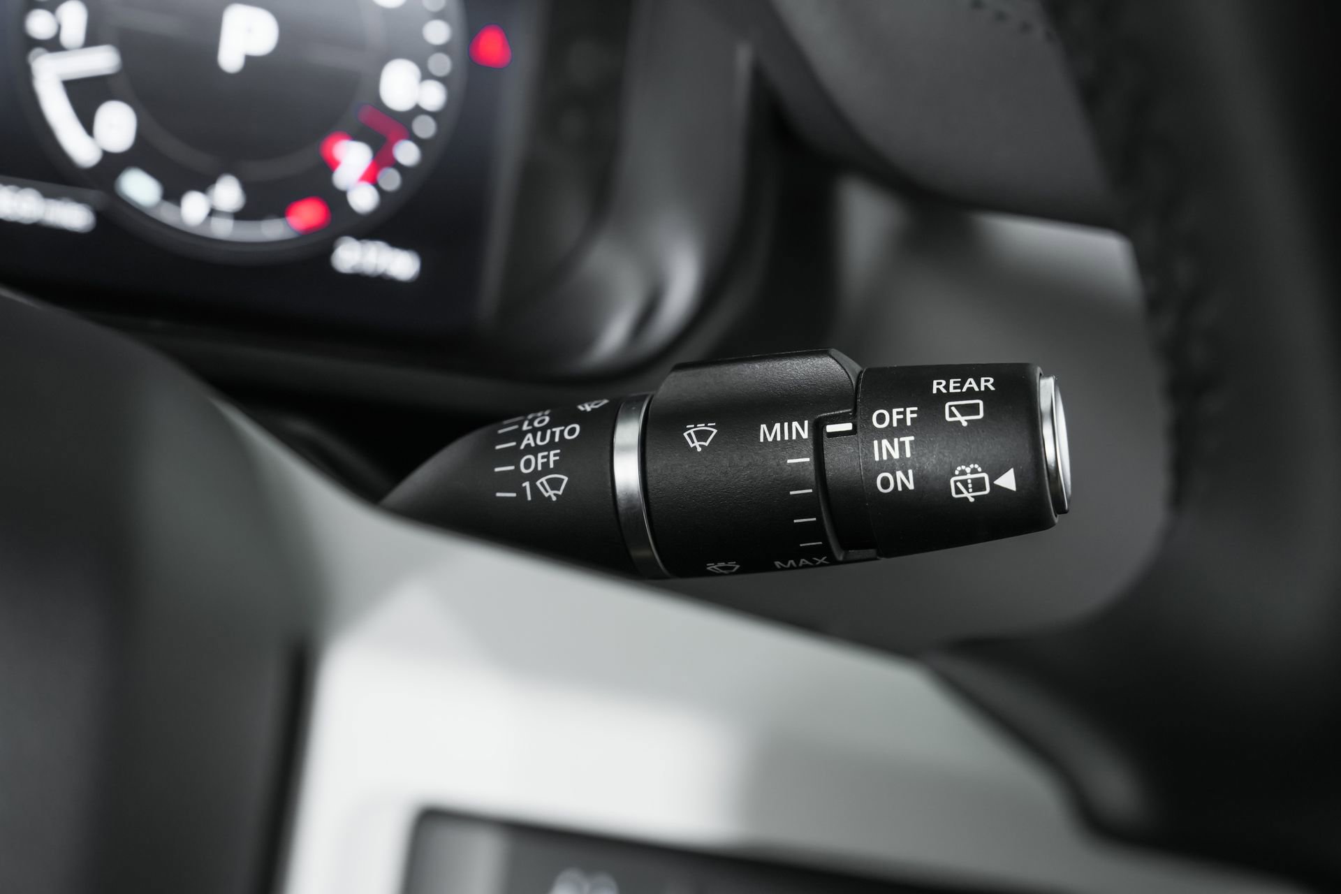 Used 2025 Land Rover Defender 110 S image 77