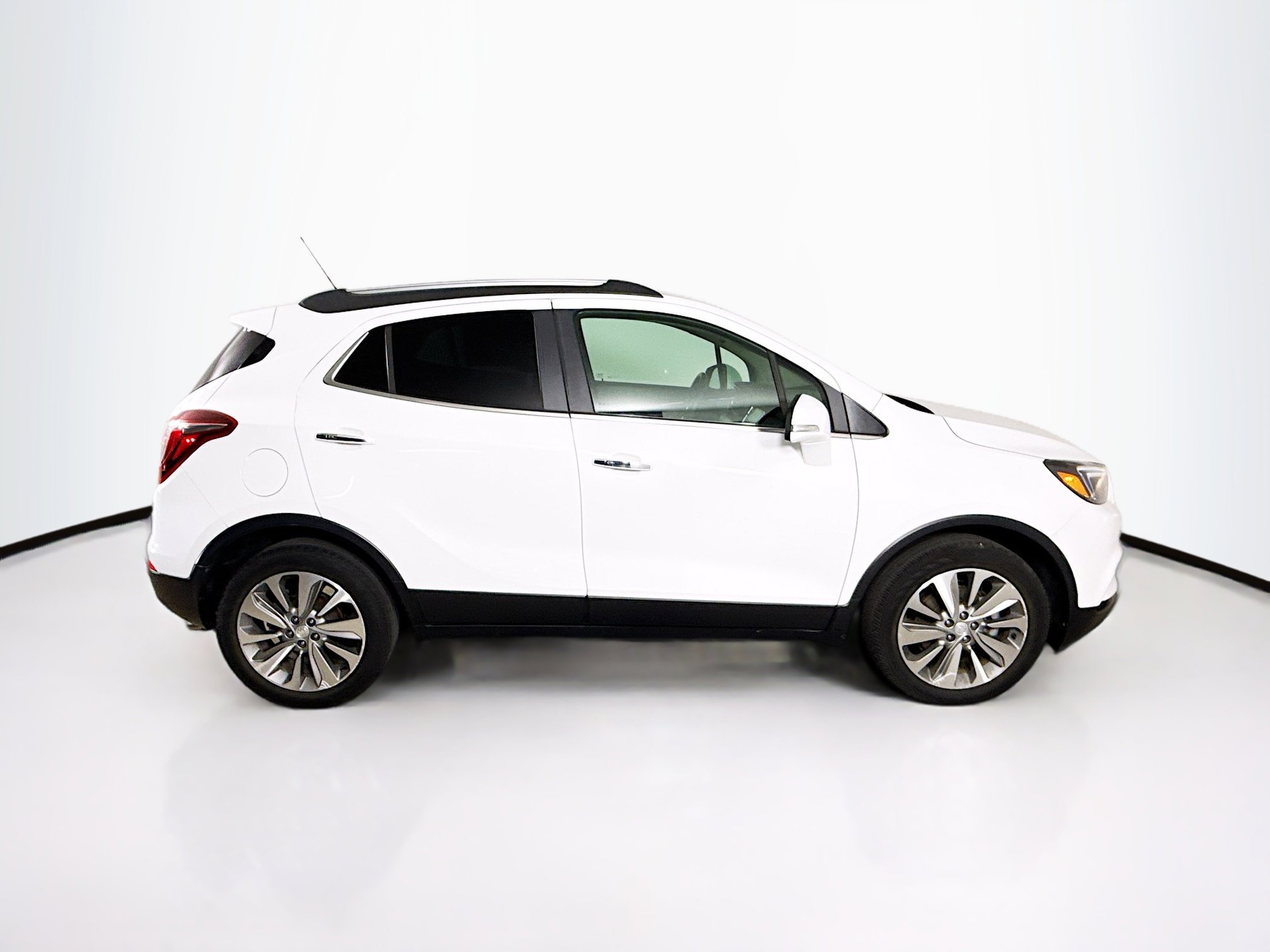 Used 2019 Buick Encore Preferred FWD image 2