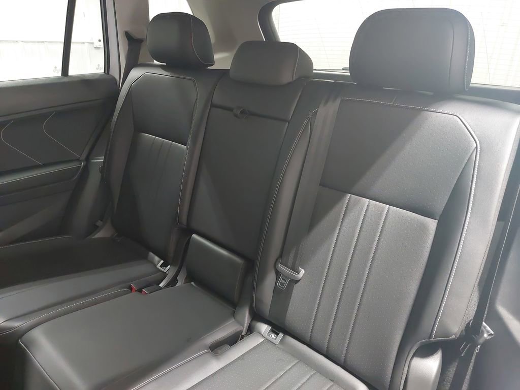 Used 2022 Volkswagen Tiguan SE image 13