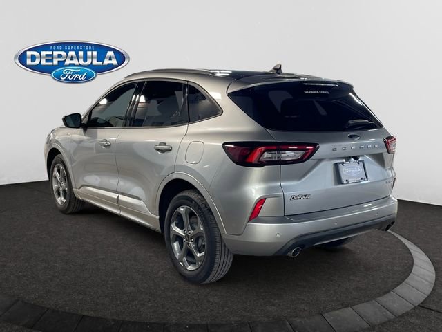Used 2023 Ford Escape ST-Line w/ Tech Pack #1 AWD/4WD image 3