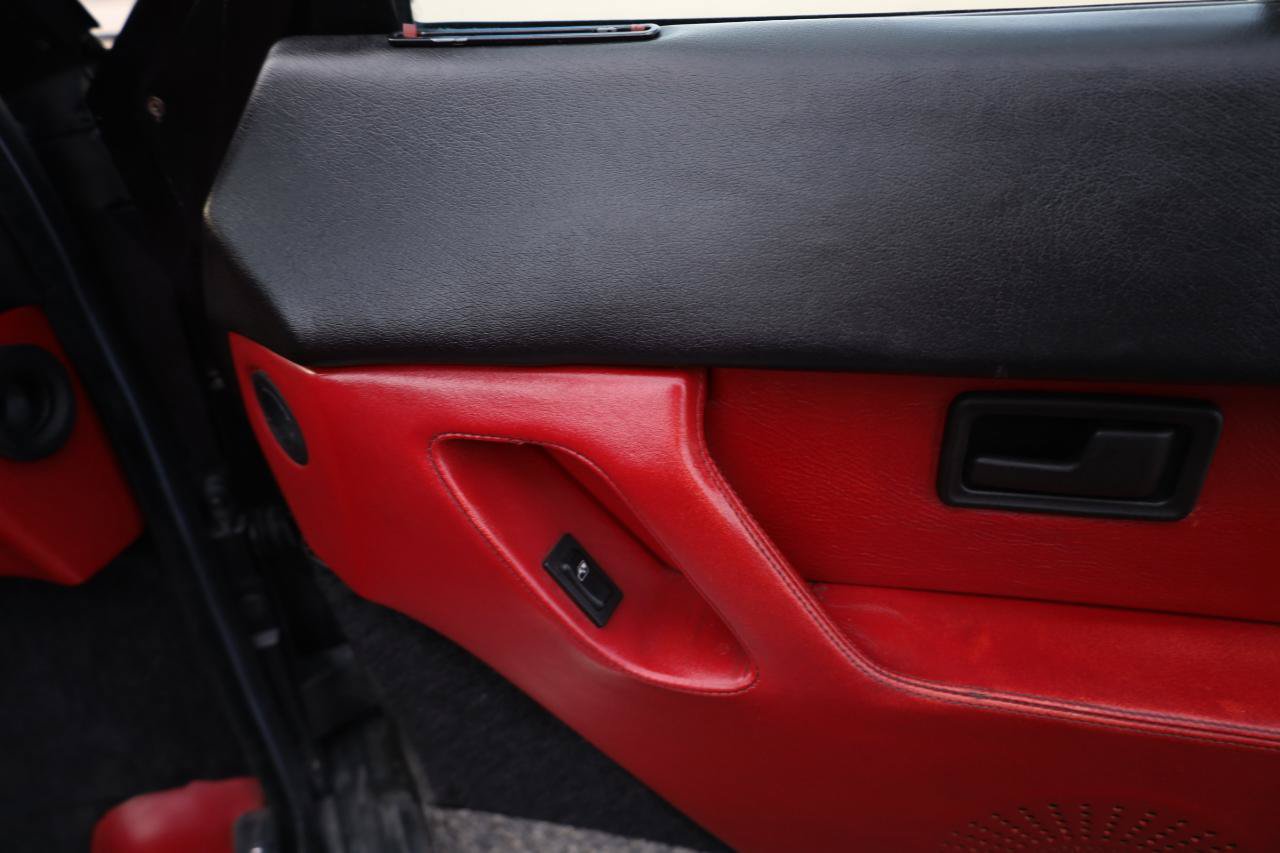 Used 1989 Ferrari Mondial T Cabriolet RWD image 39
