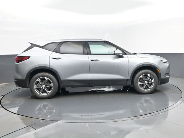 Used 2025 Chevrolet Blazer LT image 4