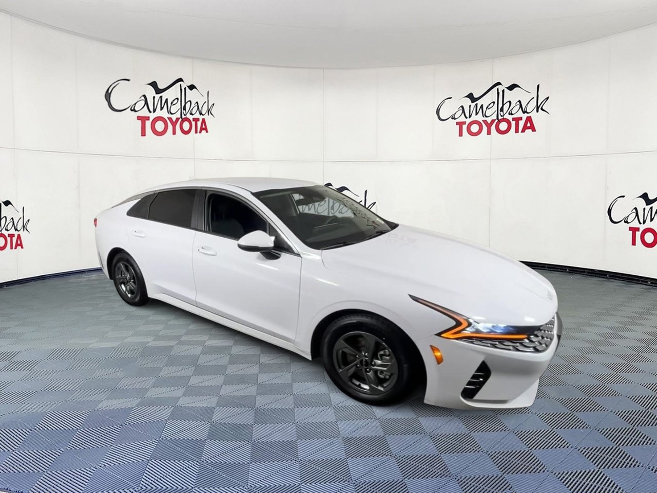 Used 2022 Kia K5 LXS FWD image 2