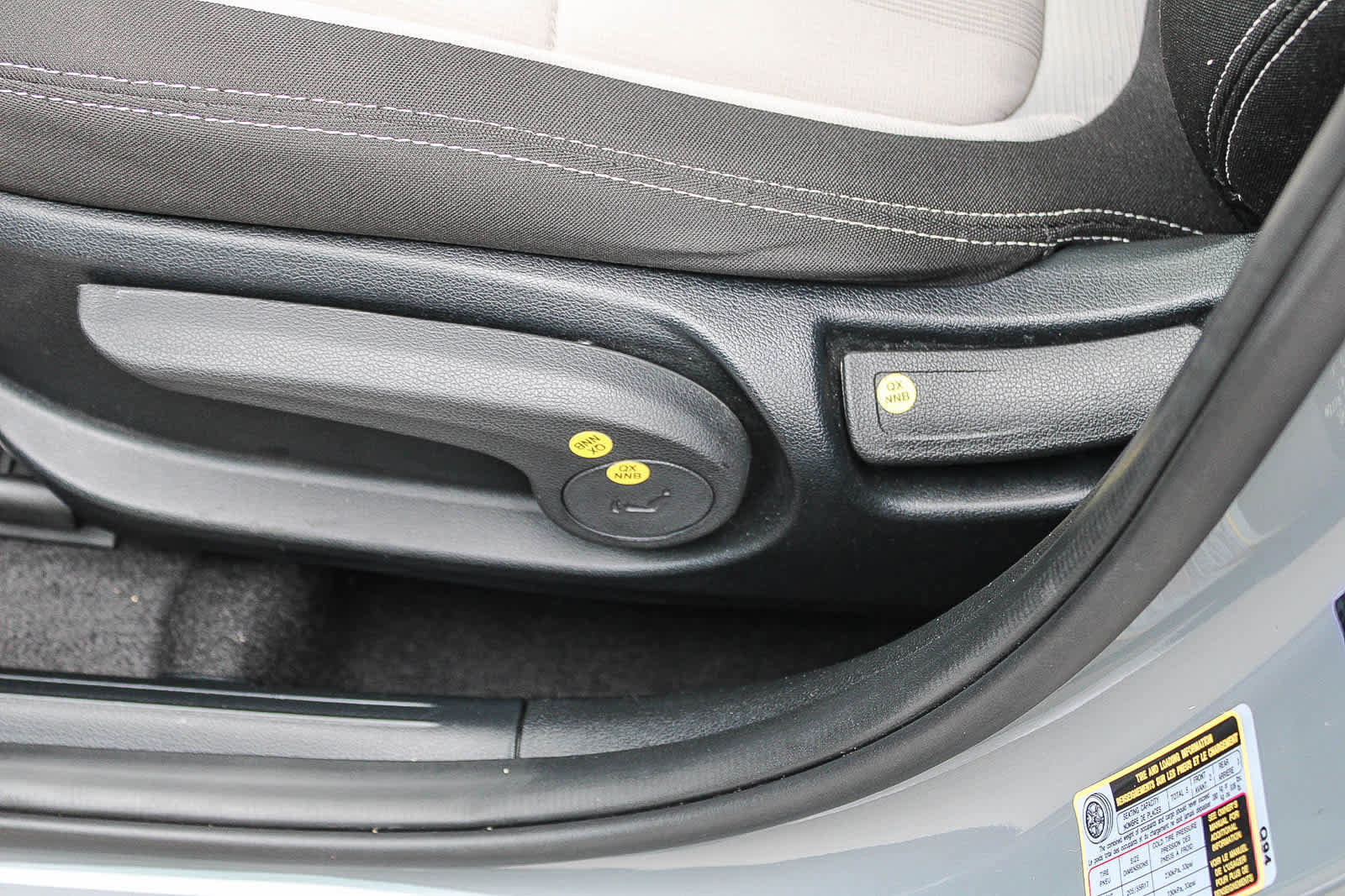 Used 2023 Hyundai Venue SEL FWD image 21