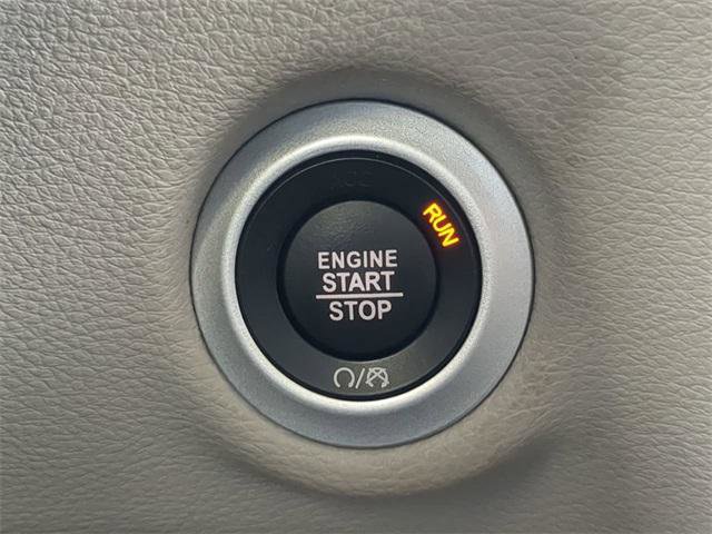 Certified 2024 Chrysler Pacifica Limited image 38