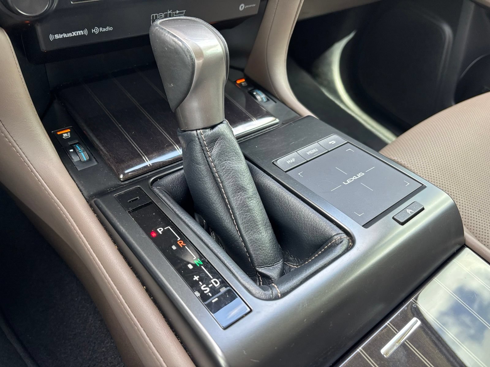 Used 2023 Lexus GX 460 Premium w/ Accessory Package AWD/4WD image 26
