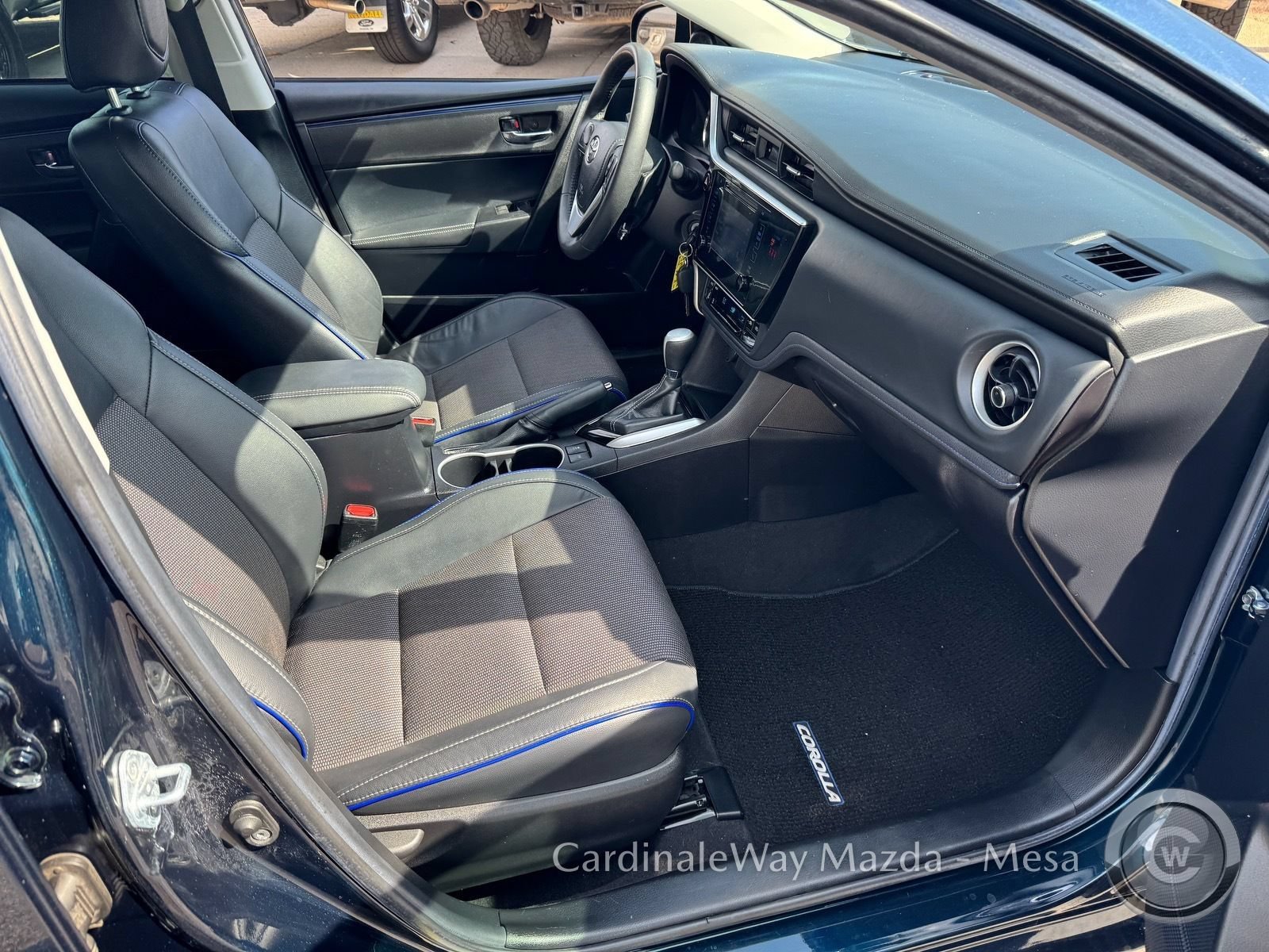 Used 2019 Toyota Corolla SE w/ Carpet Mat Package (TMS) FWD image 27