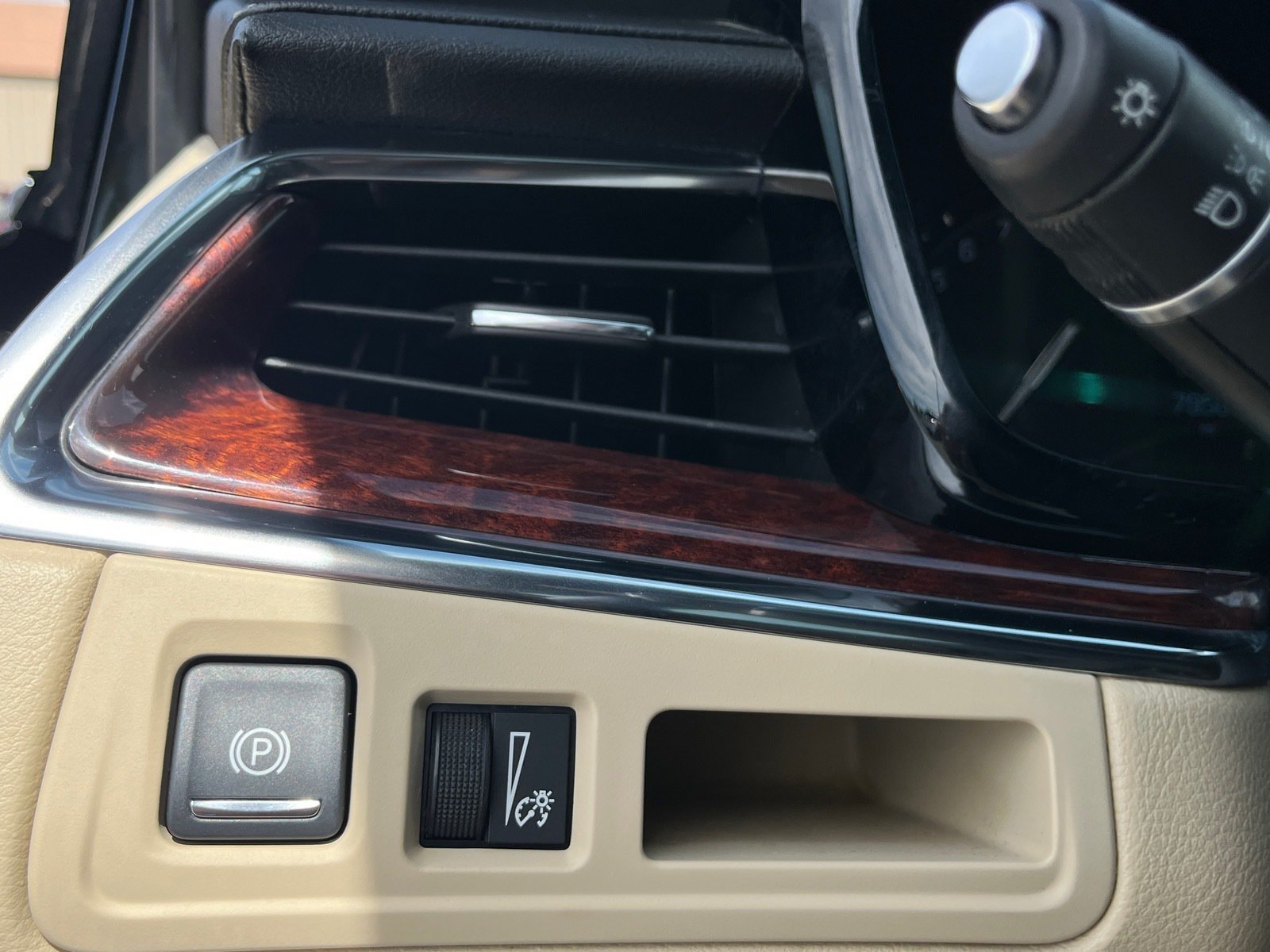 Used 2019 Cadillac XT5 Luxury FWD image 28