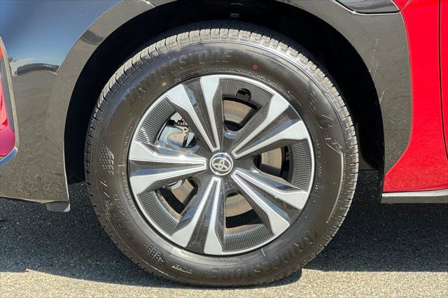 Certified 2025 Toyota bZ4X FWD image 31