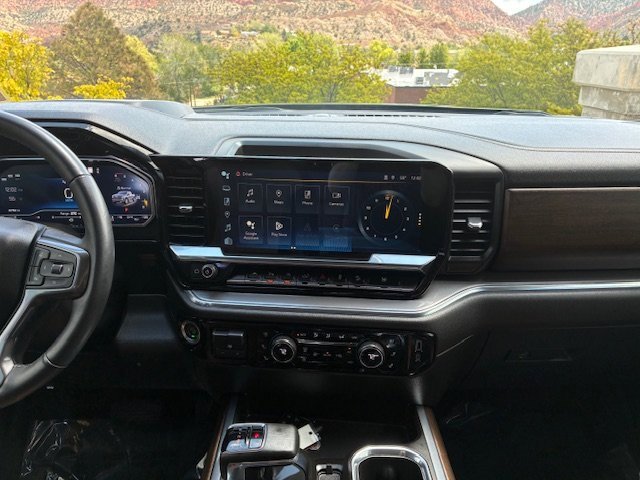 Used 2023 Chevrolet Silverado 1500 High Country w/ Technology Package image 15