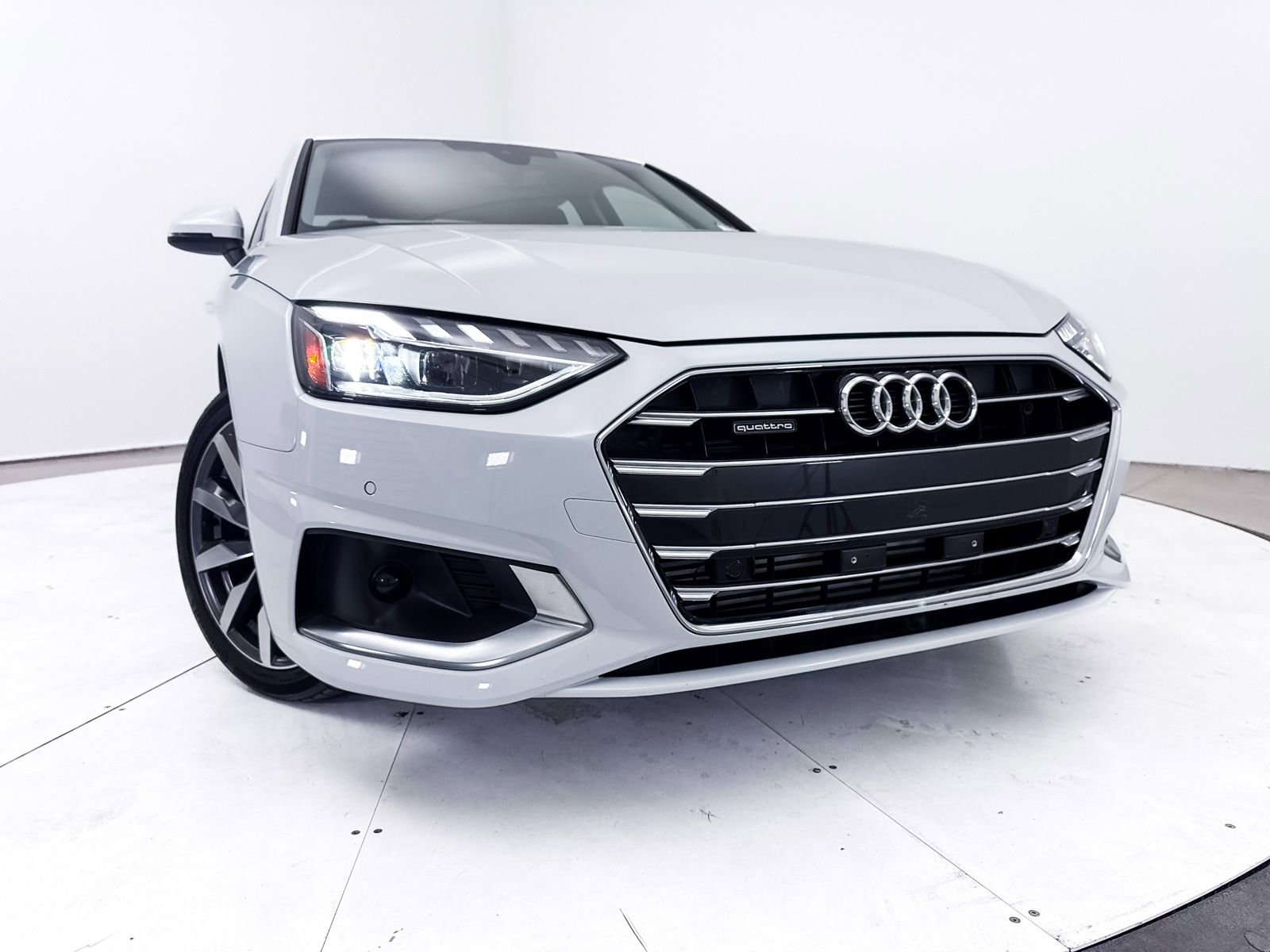 Used 2023 Audi A4 2.0T Premium w/ Convenience Package image 6